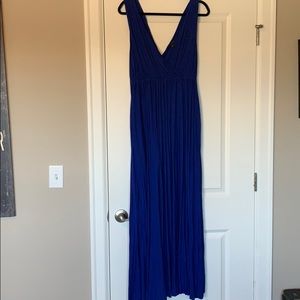 Like new Banana republic maxi dress with pockets